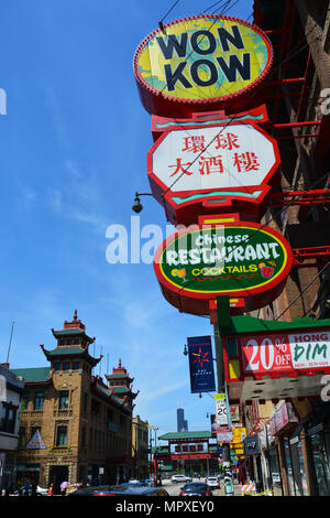 Wentworth Ave ist das ikonische Herzen von Chicagos Chinatown und Einkaufsviertel auf der Städte Südseite. Stockfoto