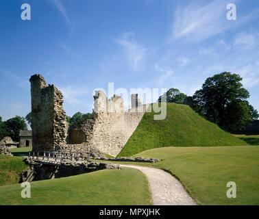 Ruinen von Pickering Castle, North Yorkshire, c 2010 - c 2017. Artist: Jonathan Bailey. Stockfoto