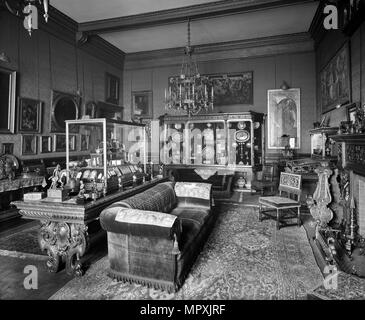 Das rote Zimmer, Badewanne House, Piccadilly, London, 1911. Artist: Henry Bedford Lemere. Stockfoto