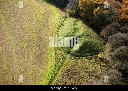 Uley Long Barrow (Hetty pegler's Tump), Gloucestershire, c 2011 - c 2017. Artist: Damian Grady. Stockfoto