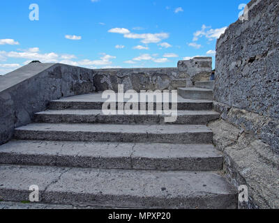 Treppe zu gun Deck am Castillo de San Marcos, St. Augustine, Florida, USA, 2018, © katharine Andriotis Stockfoto