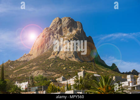 Monolith in Mexiko, am Anfang der Saison Frühjahr Stockfoto