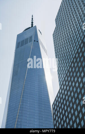 Low Angle View des One World Trade Center gegen den klaren Himmel Stockfoto