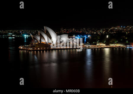 Zeit der Exposition der Sydney Opera House von Sydney Harbour Bridge, Sydney, New South Wales, Australien (18.04.2018) Stockfoto