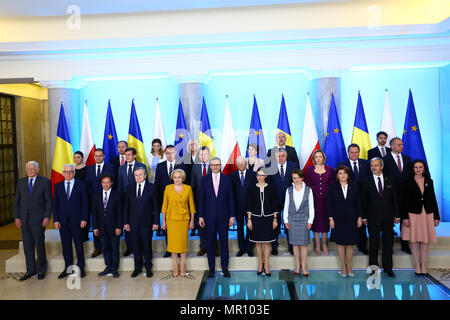 Warschau, Polen. 25. Mai 2018: rumänische Minister kommen für die bilateralen Regierungskonsultationen in Warschau. © Jake Ratz/Alamy leben Nachrichten Stockfoto