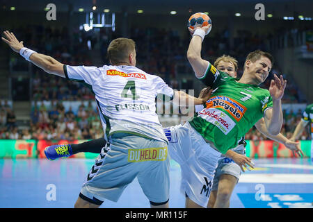 Magdeburg, Deutschland. 19 Mai, 2018. Magdeburg, Deutschland, 19. Mai 2018: EHF Cup Finale - 17/18-FA Göppingen Vs. Fuechse Berlin v. li. Duelle Bjarki Mar Fuechse Elisson (Berlin) und Allan Damgaard (Frisch Auf Göppingen/Göppingen) | Verwendung der weltweiten Kredit: dpa/Alamy leben Nachrichten Stockfoto