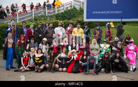 ExCel, London, UK. 25. Mai 2018. Cosplayer steigen auf ExCel für die riesigen Comic Con Wochenende mit Gaming, Superhelden, Star Wars, Comic und Film und Fernsehen Zonen. Credit: Malcolm Park/Alamy Leben Nachrichten. Stockfoto