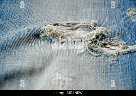 Textur von Jeans und blaue Jeans auf Holzboden, jeans Muster Hintergrund, Textur Jeans. Stockfoto