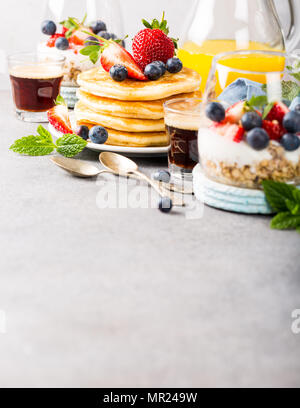 Gesund Sommer Frühstück Stockfoto
