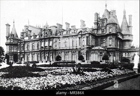 Foto von außen Waddesdon Manor, ein Landhaus in der Ortschaft Waddesdon, Buckinghamshire, England. Die Heimat der Familie Rothschild. Vom 19. Jahrhundert Stockfoto