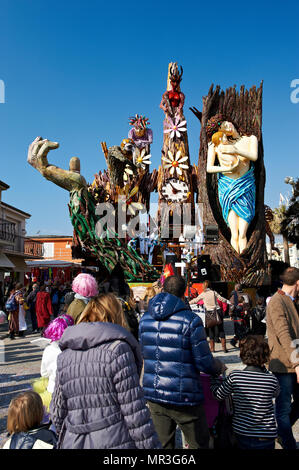 Viareggio, 26 Febbraio 2012, La sfilata dei Carri allegorici sul Lungomare Stockfoto