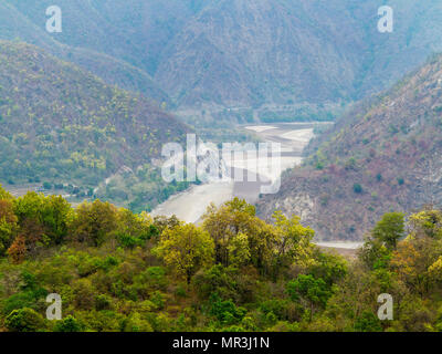 Sarda Fluss von thak Dorf gesehen. Dieses Dorf wurde berühmt durch Jim Corbett in seinem Buch Menschenfresser von Kumaon, Kumaon Hügel, Uttarakhand, Indien Stockfoto