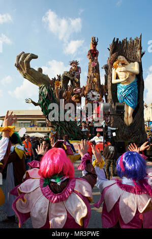 Viareggio, 26 Febbraio 2012, La sfilata dei Carri allegorici sul Lungomare Stockfoto