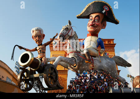 Viareggio, 26 Febbraio 2012, La sfilata dei Carri allegorici sul Lungomare Stockfoto