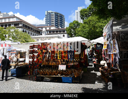 Souvenirläden am Greenmarket Square im Stadtzentrum von Kapstadt. Stockfoto