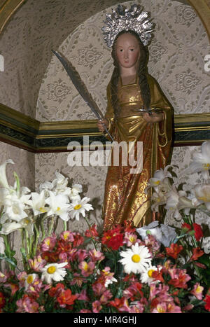 Saint Lucy (C. 283-304). Christliche Märtyrer, die während der diokletianischen Verfolgung gestorben. Polychrome Holzschnitzerei, Höhe: 82 cm. Einsiedelei von St. Lucy. Puntallana, La Palma, Provinz Santa Cruz de Tenerife, Kanarische Inseln, Spanien. Stockfoto