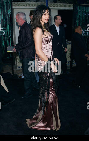 Monica Bellucci Ankommend an der Kreuzung 'Premiere von Matrix Reloaded' an der Westwood Village Theater in Los Angeles. Am 7. Mai 2003. BellucciMonica 67 Red Carpet Event, Vertikal, USA, Filmindustrie, Prominente, Fotografie, Bestof, Kunst, Kultur und Unterhaltung, Topix Prominente Fashion/Vertikal, Besten, Event in Hollywood Leben - Kalifornien, Roter Teppich und backstage, USA, Film, Stars, Film Stars, TV Stars, Musik, Promis, Fotografie, Bestof, Kunst, Kultur und Unterhaltung, Topix, vertikal, eine Person aus dem Jahr 2003, Anfrage tsuni@Gamma-USA.com Mode - Stockfoto