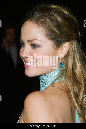 Erika Christensen anreisen, bei der Premiere von Die perfekte Punktzahl im Cinerama Dome in Los Angeles. 27. Januar 2004 ChristensenErika 032 Red Carpet Event, Vertikal, USA, Filmindustrie, Prominente, Fotografie, Bestof, Kunst, Kultur und Unterhaltung, Topix Prominente Fashion/Vertikal, Besten, Event in Hollywood Leben - Kalifornien, Roter Teppich und backstage, USA, Film, Stars, Film Stars, TV Stars, Musik, Promis, Fotografie, Bestof, Kunst, Kultur und Unterhaltung, Topix, headshot, vertikal, eine Person aus dem Jahr 2003, Anfrage tsuni@Gamma-USA.com Stockfoto