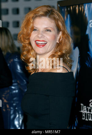 Lolita Davidovich Ankommend an der Kreuzung 'DUNKELBLAU PREMIERE' am Arclight Theater in Los Angeles. Februar 12, 2003 DavidovichLolita 19 Red Carpet Event, Vertikal, USA, Filmindustrie, Prominente, Fotografie, Bestof, Kunst, Kultur und Unterhaltung, Topix Prominente Fashion/Vertikal, Besten, Event in Hollywood Leben - Kalifornien, Roter Teppich und backstage, USA, Film, Stars, Film Stars, TV Stars, Musik, Promis, Fotografie, Bestof, Kunst, Kultur und Unterhaltung, Topix, headshot, vertikal, eine Person aus dem Jahr 2002, Anfrage tsuni@Gamma-USA.com Stockfoto