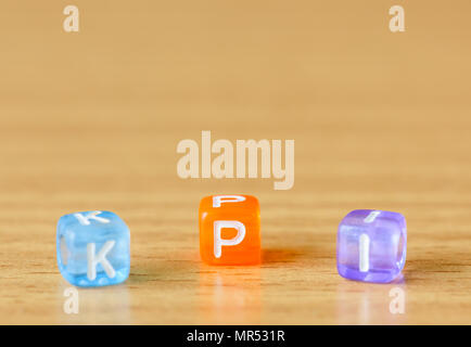 KPI - Key Performance Indikator auf Tisch Hintergrund. Business Achievement Konzept. Stockfoto