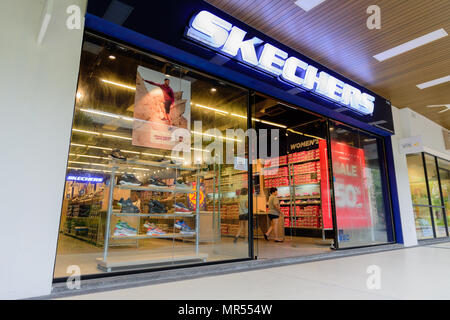 Penang, Malaysia - Nov 11, 2017: Skechers Shop. Skechers USA Inc. ist ein US-amerikanischer Lebensstil und Schuhe für Männer, Frauen und Kinder Stockfoto