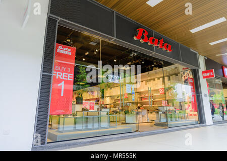 Penang, Malaysia - Nov 11, 2017: Bata schuhe Shop. Bata ist ein Familienunternehmen, das globale Schuhe und Mode Zubehör Hersteller und Händler mit dem Amtierenden Stockfoto