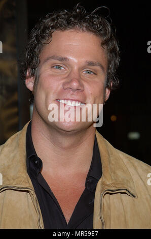 Bob Guiney Ankommend an der Kreuzung 'Texas Chainsaw Massacre PREMIERE' an der Chinese Theatre in Los Angeles. 15. Oktober 2003. GuineyBob 057 Red Carpet Event, Vertikal, USA, Filmindustrie, Prominente, Fotografie, Bestof, Kunst, Kultur und Unterhaltung, Topix Prominente Fashion/Vertikal, Besten, Event in Hollywood Leben - Kalifornien, Roter Teppich und backstage, USA, Film, Stars, Film Stars, TV Stars, Musik, Promis, Fotografie, Bestof, Kunst, Kultur und Unterhaltung, Topix, headshot, vertikal, eine Person aus dem Jahr 2003, Anfrage tsuni@Gamma-USA.com Stockfoto