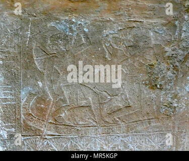 Wandrelief, Jäger auf einem Papyrusboot; aus dem Grab des Idu in der Nekropole von Gizeh, Kairo, Ägypten. G 7102 oder die Idu Mastaba, liegt östlich von Königin Hetepheres Pyramide in der Großen Pyramide komplex. Er war ein Beamter der sechsten Dynastie, wahrscheinlich während der Herrschaft von Pepi I. Er ist der Titel Griffel der Königlichen Dokumente' statt, Pepi ich Meryre (2332-2287 v. Chr.), als der dritte König der sechsten Dynastie regierte Stockfoto