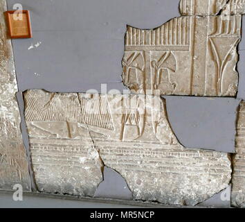 Relief aus dem Grab des Haremhab, der Steward serviert König Ramses II. Xix Dynastie Sakkara, Ägypten Stockfoto
