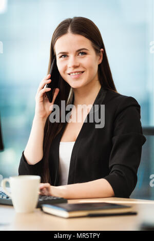 Jungunternehmer im Büro Stockfoto