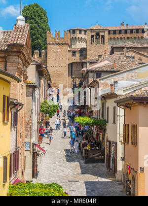 Gradara, kleine Stadt in der Provinz von Pesaro und Urbino, in der Region Marken in Italien. Stockfoto