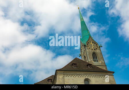 Blick auf Fraumunster Kirche in Zürich, Schweiz Stockfoto