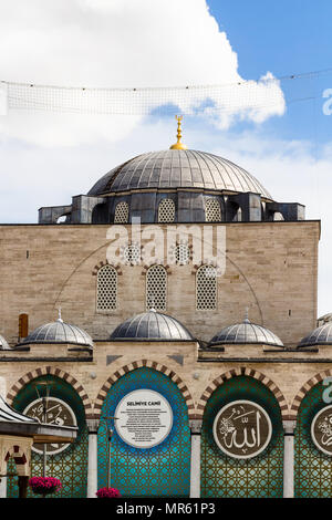 KONYA, Türkei - Mai 7, 2018: Ansicht der Selimiye Moschee (Selim II.-Moschee) in Konya Stadt. Die Moschee hatte im Jahre 1558 wurde von Selim II in Auftrag gegeben, die const Stockfoto