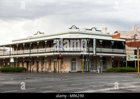 KALGOORLIE, AUSTRALIEN - 26. Februar 2018: Die Australien Hotel ist ein historisches Wahrzeichen mit Föderation Architektur Stockfoto