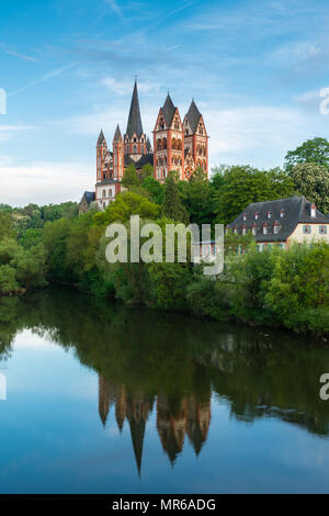 Spät romanische und frühgotische Limburger Dom St. Georg oder St. George's Cathedral oberhalb der Lahn, Limburg an der Lahn Stockfoto