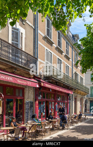 Cafe in der Altstadt, Place du Marche au Bois, Perigueux, Dordogne, Frankreich Stockfoto