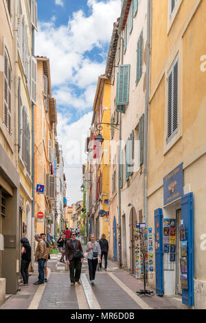 Die Geschäfte in der Rue des Pistoles, Le Panier Viertel, Marseille, Provence-Alpes-Cote d'Azur, Frankreich Stockfoto