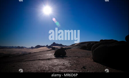 Boulder Landschaft in der Nähe von Djanet im Tassili, Algerien Stockfoto