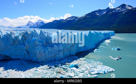 Kalbungsfront, Perito Moreno Gletscher, Parque Nacional Los Glaciares, El Calafate, Provinz Santa Cruz, Argentinien Stockfoto