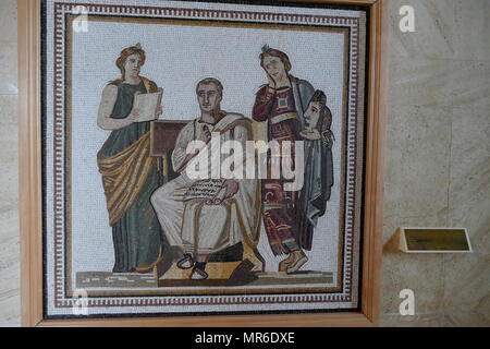 Virgil und die drei Musen; 3. Jahrhundert N.CHR. römische Mosaik in Sousse, Tunesien entdeckt. Stockfoto