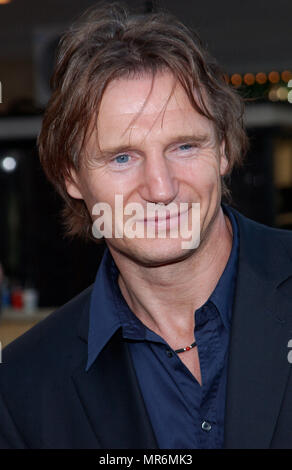 Liam Neeson anreisen, bei der Premiere von "K-19: The Widowmaker" an der Westwood Theatre in Los Angeles. Juli 15, 2002. NeesonLiam 03 Red Carpet Event, Vertikal, USA, Filmindustrie, Prominente, Fotografie, Bestof, Kunst, Kultur und Unterhaltung, Topix Prominente Fashion/Vertikal, Besten, Event in Hollywood Leben - Kalifornien, Roter Teppich und backstage, USA, Film, Stars, Film Stars, TV Stars, Musik, Promis, Fotografie, Bestof, Kunst, Kultur und Unterhaltung, Topix, headshot, vertikal, eine Person aus dem Jahr 2002, Anfrage tsuni@Gamma-USA.com Stockfoto