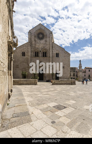 Bitonto, Italien - 05.Mai 2017: Alte Kathedrale im romanischen Stil in Bitonto, Apulien, Italien Stockfoto