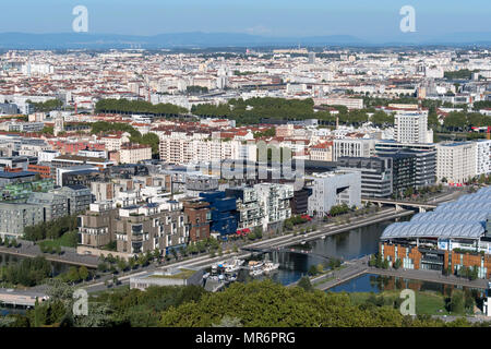 Lyon (Frankreich): La Confluence Bezirk durch den Fluss Saone. Stockfoto