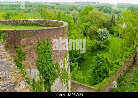 Die Festungsanlagen von Vauban in Montreuil, Frankreich Stockfoto