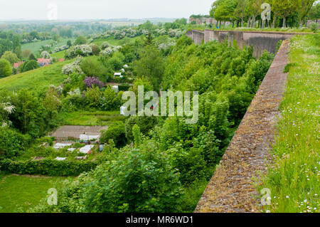 Die Festungsanlagen von Vauban in Montreuil, Frankreich Stockfoto