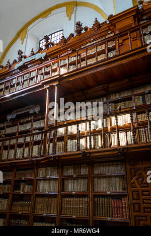 Biblioteca Palafoxiana, die erste öffentliche Bibliothek in der Kolonialen Mexiko gegründet in 1646, Puebla, Mexiko Stockfoto