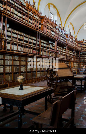 Biblioteca Palafoxiana, die erste öffentliche Bibliothek in der Kolonialen Mexiko gegründet in 1646, Puebla, Mexiko Stockfoto