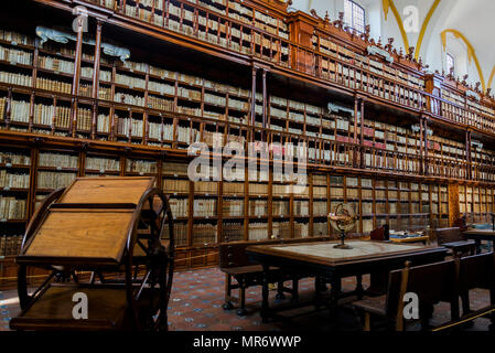Biblioteca Palafoxiana, die erste öffentliche Bibliothek in der Kolonialen Mexiko gegründet in 1646, Puebla, Mexiko Stockfoto