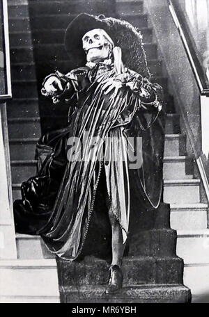 Lon Chaney in "Das Phantom der Oper" eine 1925 amerikanische Silent horror Verfilmung von Gaston Leroux von 1910, Roman, von Rupert Julian Regie und Hauptdarsteller Lon Chaney sen. in der Titelrolle. Lon Chaney (1883-1930), amerikanischer Bühnen- und Filmschauspieler, Make-up-Künstler, Regisseur und Drehbuchautor. Für seine Charakterisierungen der gefoltert, oft grotesk und elenden Charaktere bekannt und seine bahnbrechenden Kunstfertigkeit mit Make-up. Stockfoto