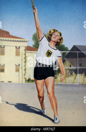 Foto von Ellen Braumuller (1910 - 1991) im Speerwurf bei den Olympischen Spielen 1932. Ellen nahm Silber für Deutschland. Stockfoto